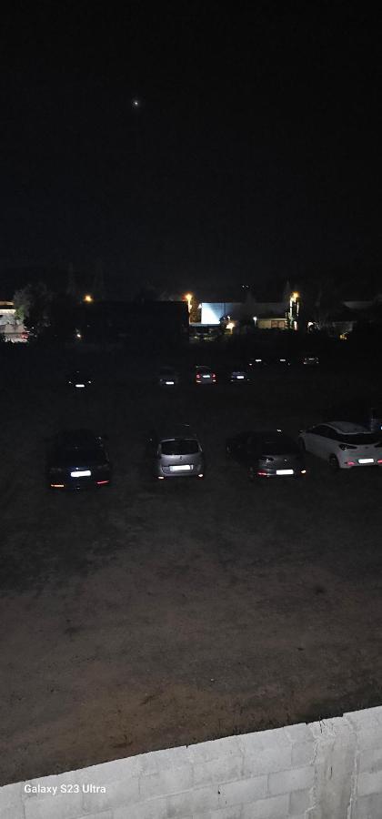 Ekonomic Apartmani Golubovci Bagian luar foto