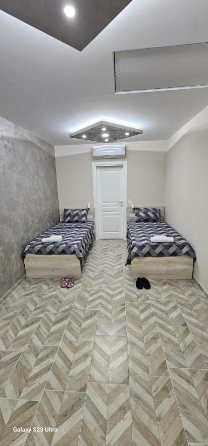 Ekonomic Apartmani Golubovci Bagian luar foto